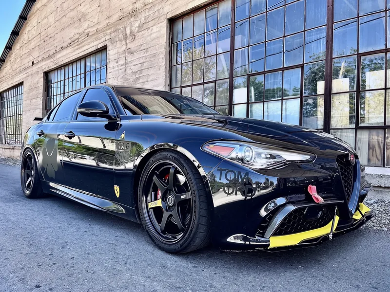 Alfa Romeo wrap